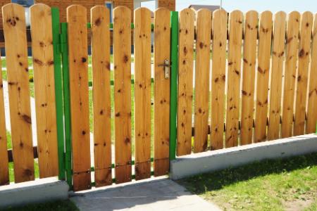 Fence Cleaning Thumbnail